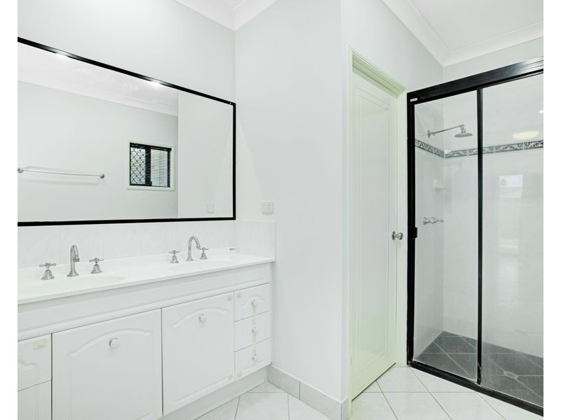 15 Moor Court, Kelso QLD 4815