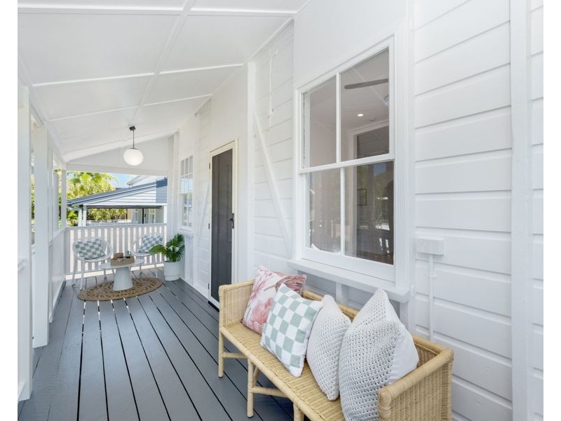 18 Shaw Street, West End QLD 4810