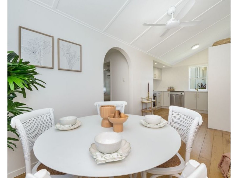 18 Shaw Street, West End QLD 4810