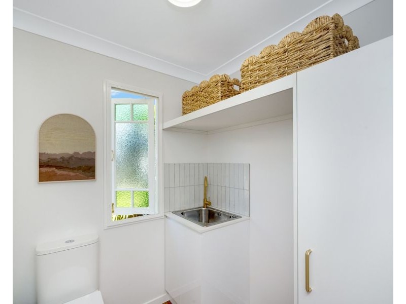 18 Shaw Street, West End QLD 4810