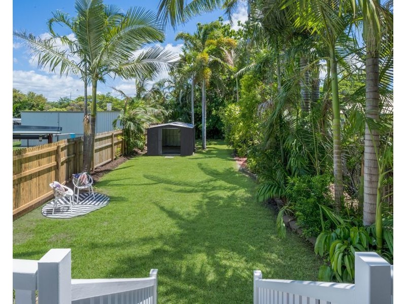 18 Shaw Street, West End QLD 4810