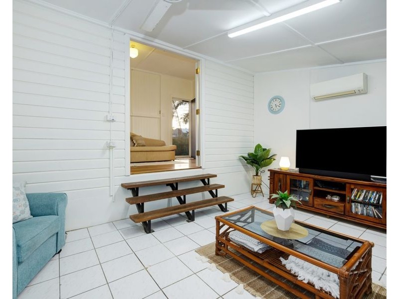 10 Gladstone Street, Pimlico QLD 4812