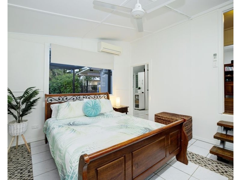 10 Gladstone Street, Pimlico QLD 4812