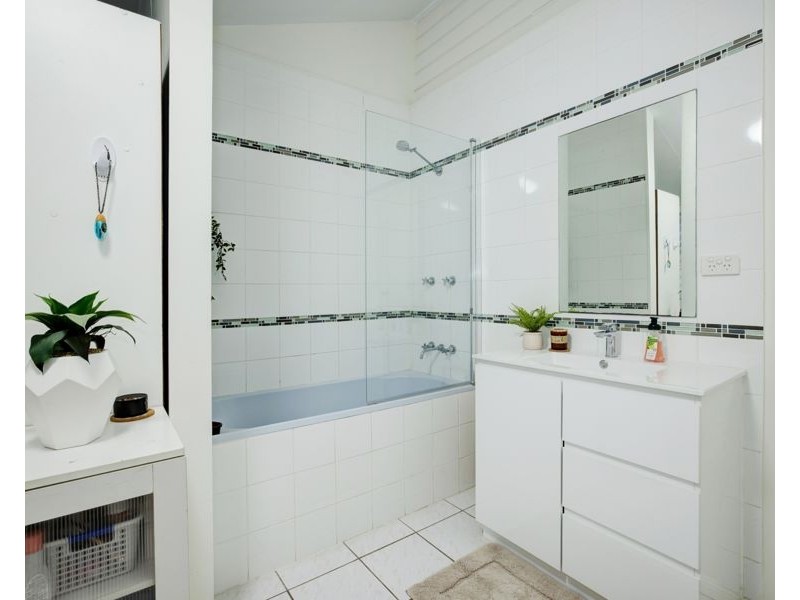 10 Gladstone Street, Pimlico QLD 4812