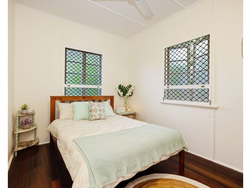 10 Gladstone Street, Pimlico QLD 4812