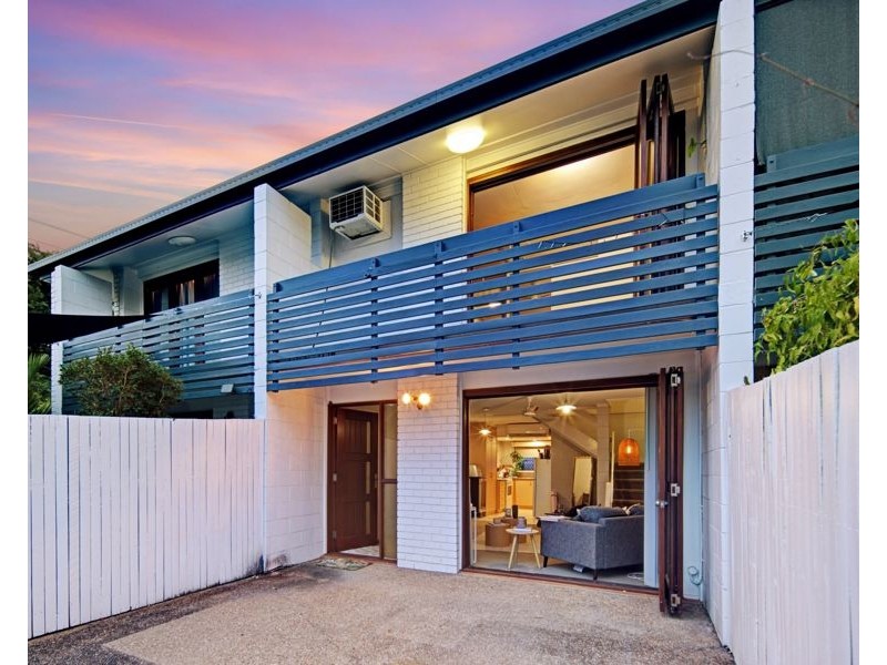 2/17 Kennedy Street, North Ward QLD 4810