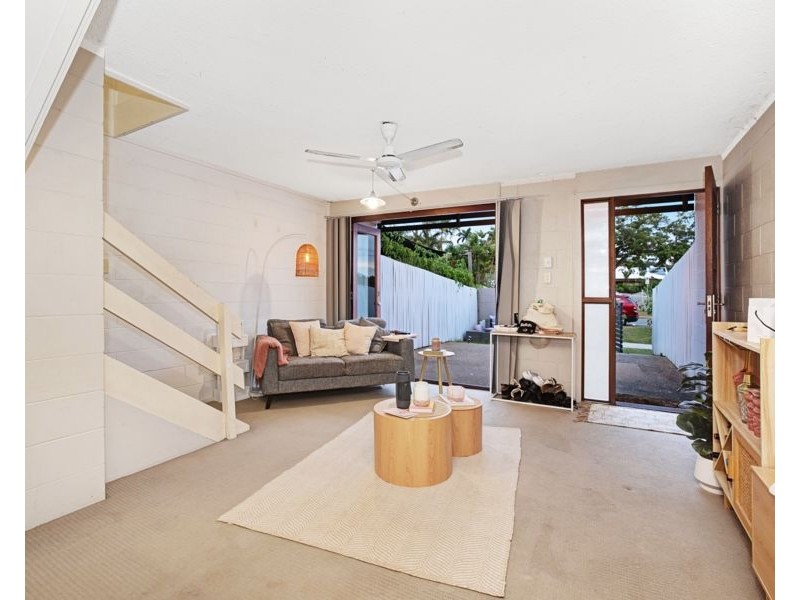 2/17 Kennedy Street, North Ward QLD 4810