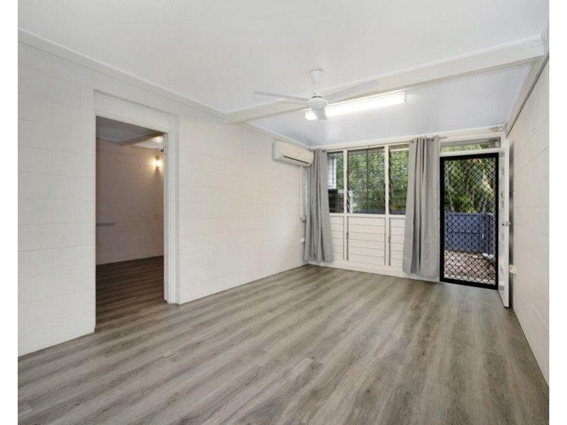 2/165 Harold Street, West End QLD 4810