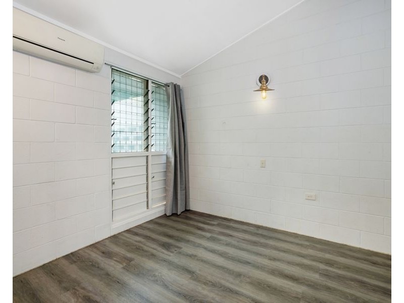 2/165 Harold Street, West End QLD 4810