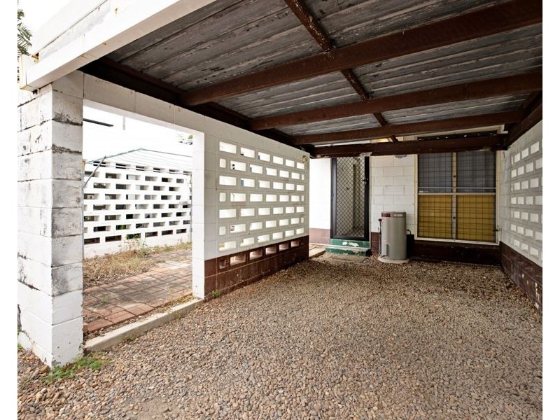 2/165 Harold Street, West End QLD 4810
