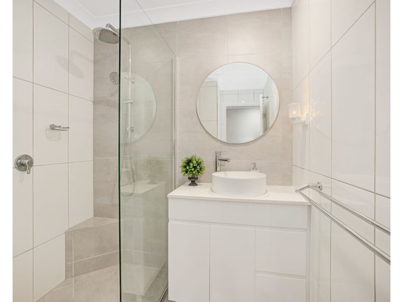 2/62-64 Bowen Road, Rosslea QLD 4812