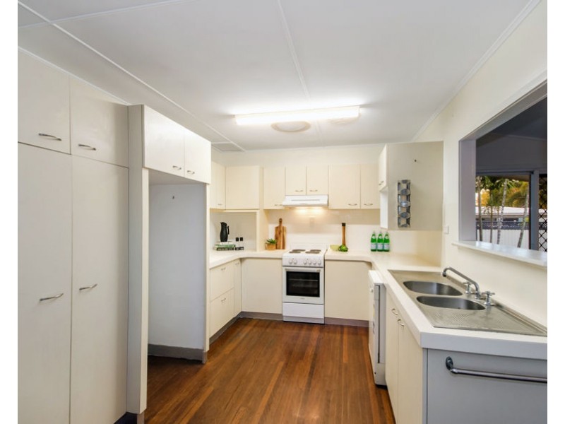 124 Albert Street, Cranbrook QLD 4814