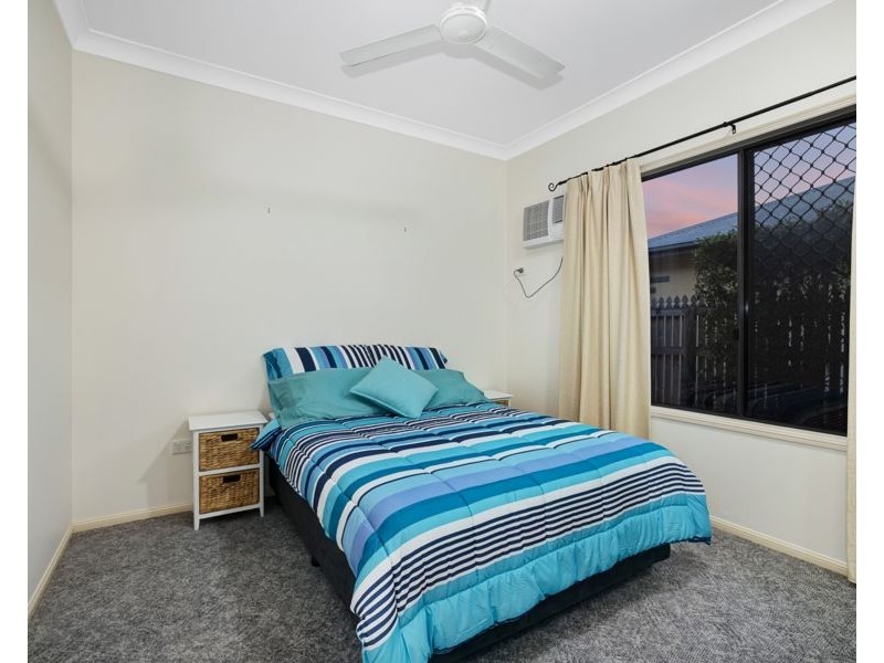 15 Calliandra Court, Mount Louisa QLD 4814