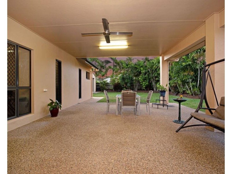 15 Calliandra Court, Mount Louisa QLD 4814