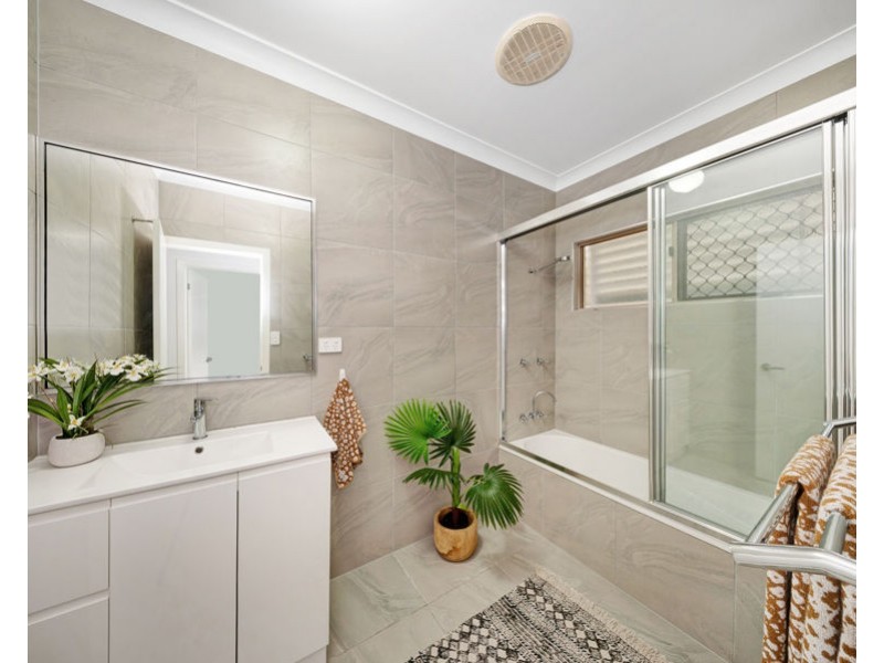 15 Lakeshore Circuit, Idalia QLD 4811