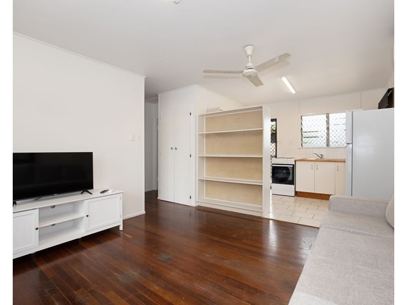 4/8 Price Street, Belgian Gardens QLD 4810