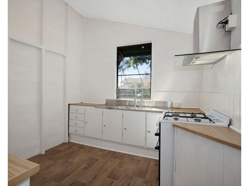 17 Bishop Street, Belgian Gardens QLD 4810