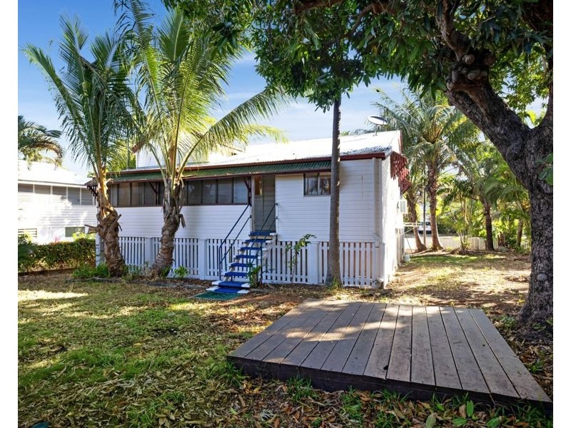 17 Bishop Street, Belgian Gardens QLD 4810