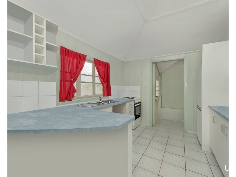 11 Harold Street, West End QLD 4810