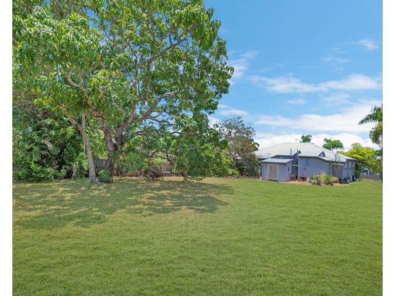 11 Harold Street, West End QLD 4810