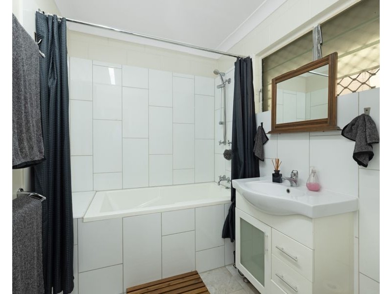 26 Mango Avenue, Mundingburra QLD 4812