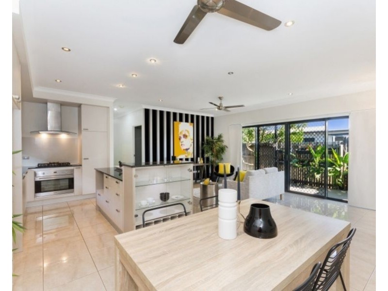 27 Ramsay Street, Garbutt QLD 4814