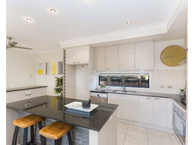 27 Ramsay Street, Garbutt QLD 4814