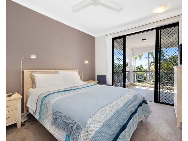 2/304 Stanley Street, North Ward QLD 4810