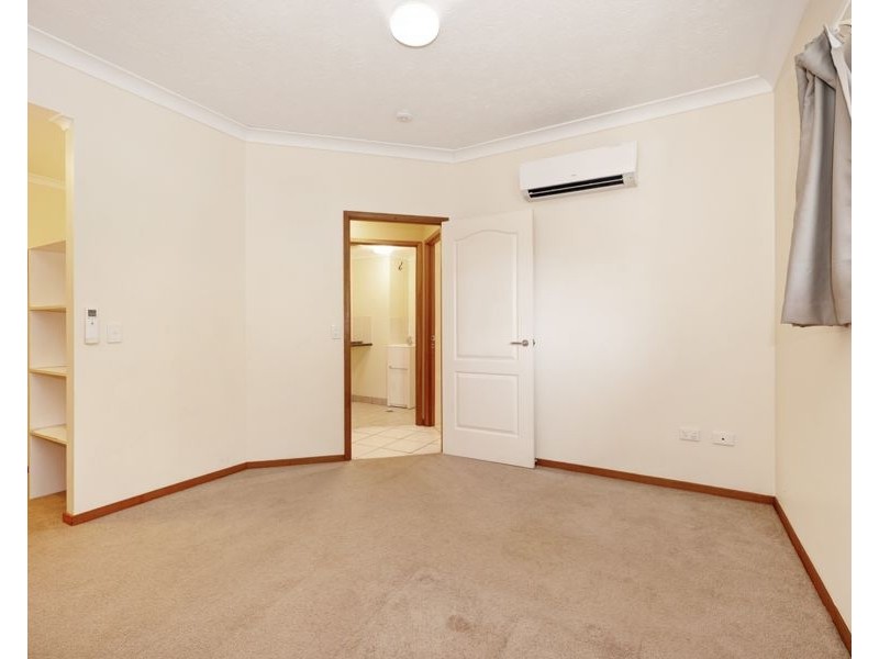 2/60-62 Mitchell Street, North Ward QLD 4810