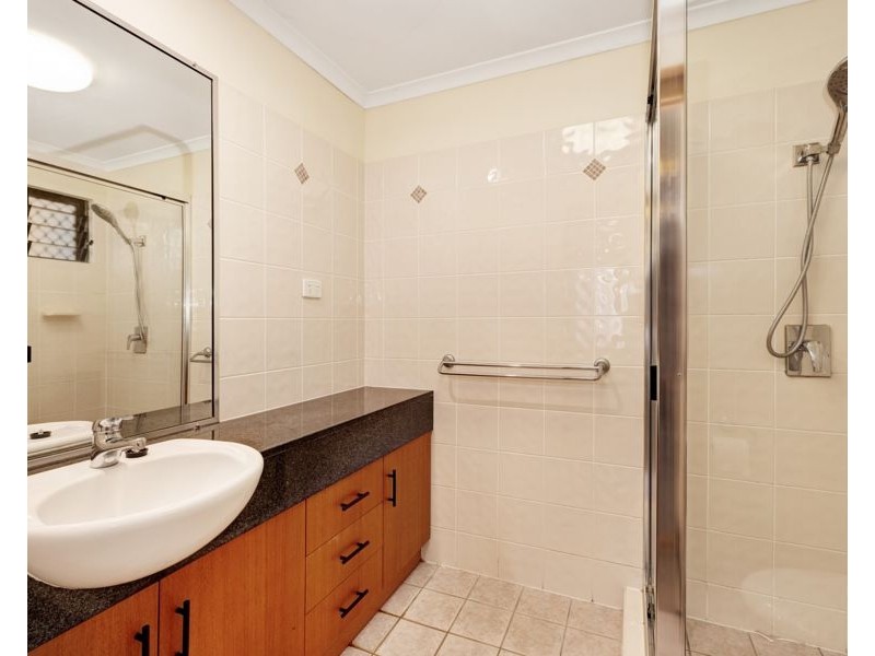 2/60-62 Mitchell Street, North Ward QLD 4810