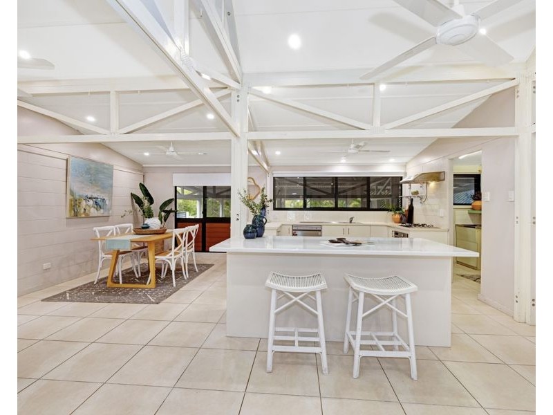 101 Cay Street, Saunders Beach QLD 4818