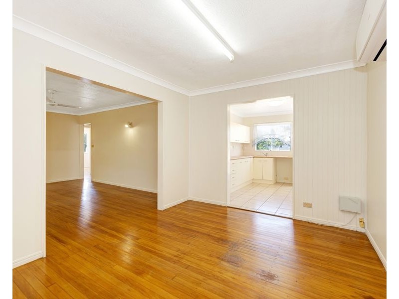 216 Charles Street, Cranbrook QLD 4814