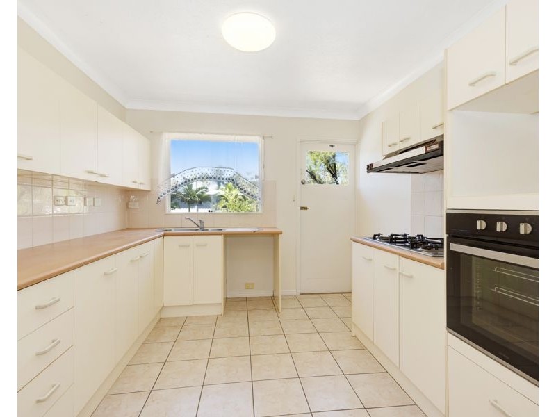 216 Charles Street, Cranbrook QLD 4814