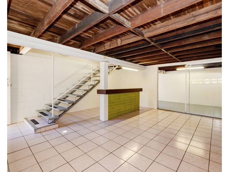 216 Charles Street, Cranbrook QLD 4814