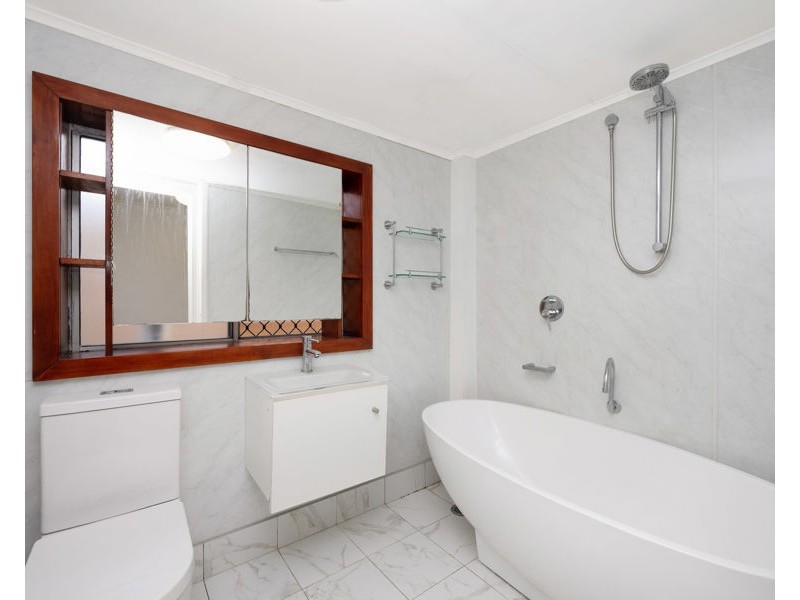 2/12 Knapp Street, Townsville City QLD 4810