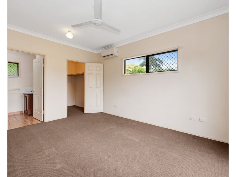 1 Minaret Way, Mount Louisa QLD 4814