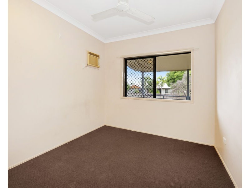 1 Minaret Way, Mount Louisa QLD 4814