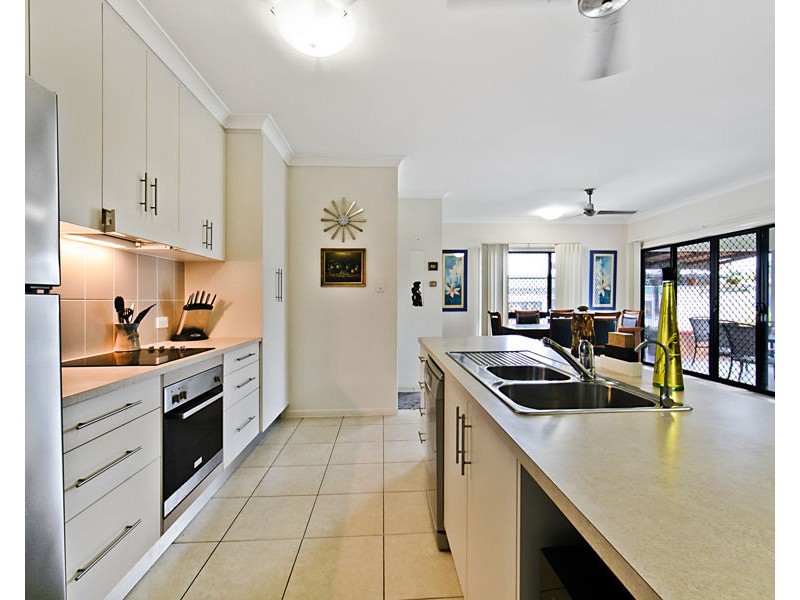 20 Pacific Avenue, Bushland Beach QLD 4818
