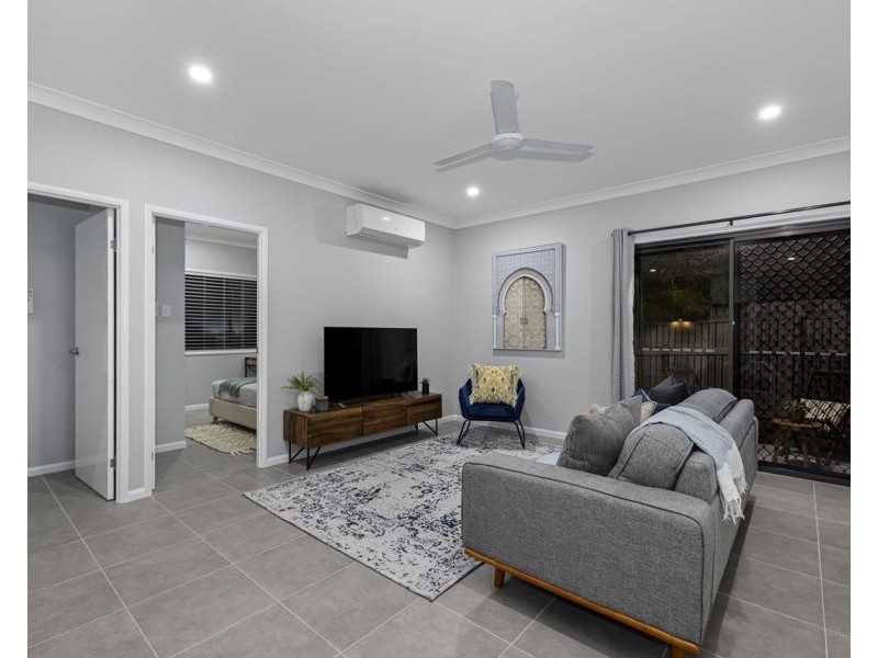 2b/5a Hugh Street, West End QLD 4810