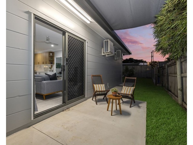2b/5a Hugh Street, West End QLD 4810