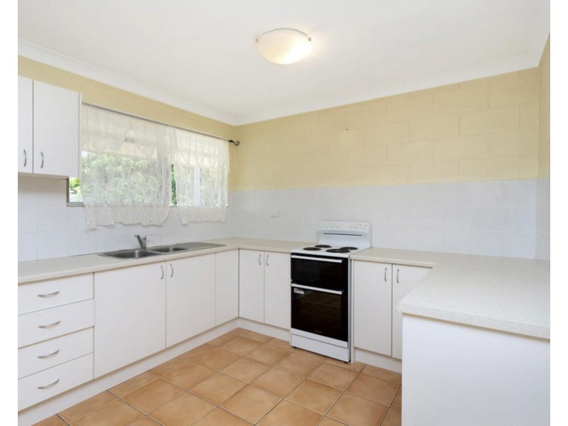 16 Garrick Street, West End QLD 4810