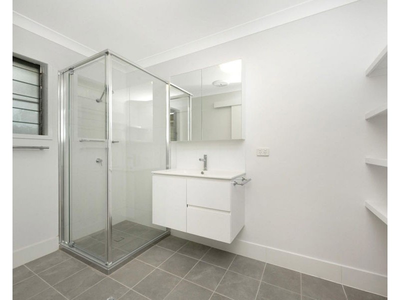 16 Garrick Street, West End QLD 4810