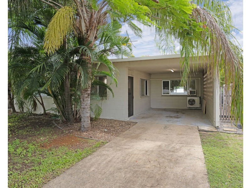 2/16 Bay Street, Pallarenda QLD 4810