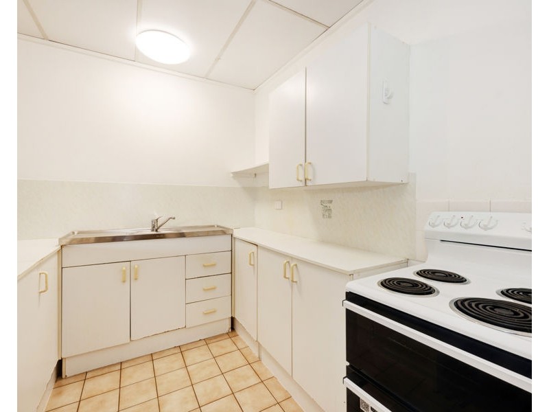 2/16 Bay Street, Pallarenda QLD 4810