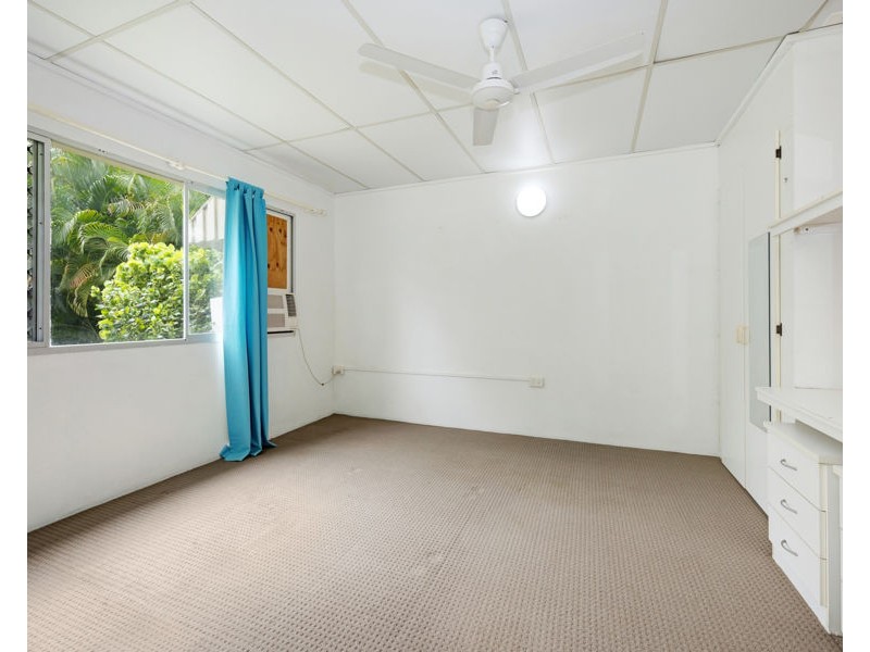 2/16 Bay Street, Pallarenda QLD 4810