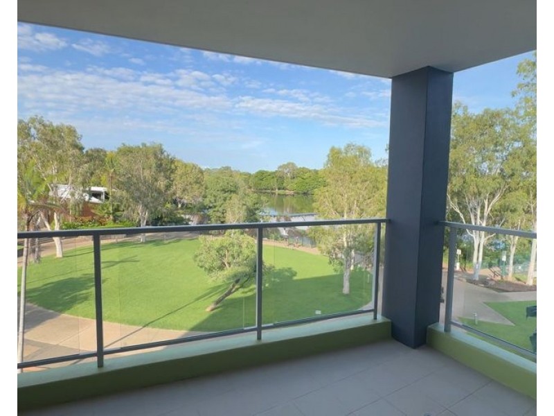 8/237-239 Riverside Boulevard, Douglas QLD 4814