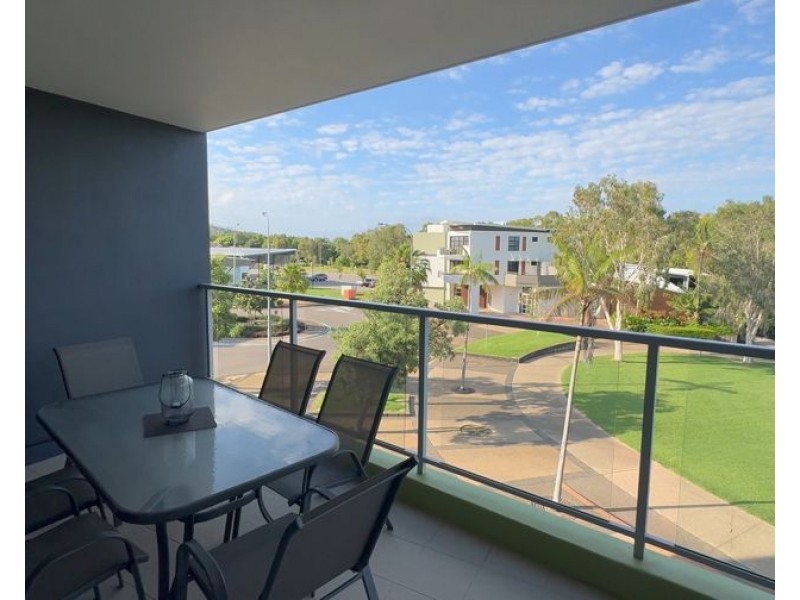 8/237-239 Riverside Boulevard, Douglas QLD 4814