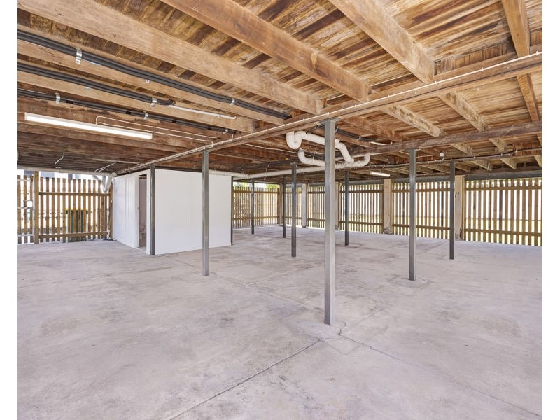 54 Henry Street, West End QLD 4810