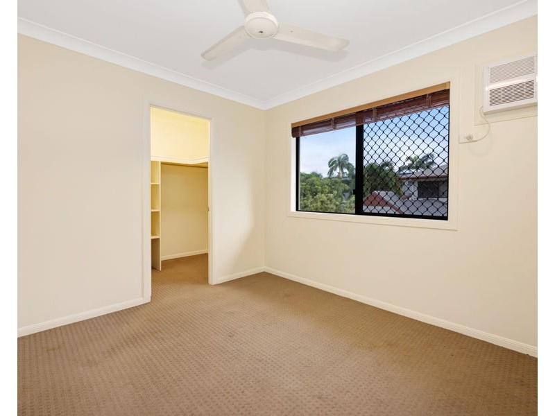 2/70 Livingstone Street, West End QLD 4810