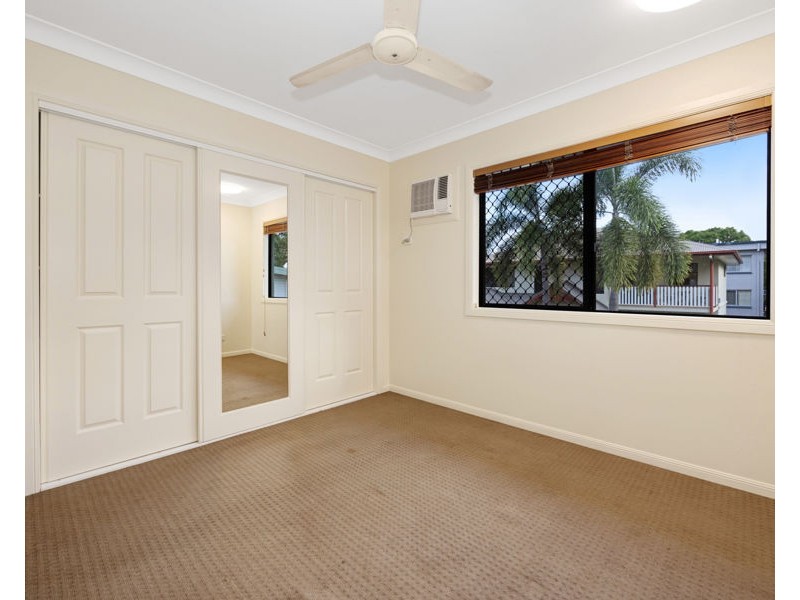 2/70 Livingstone Street, West End QLD 4810